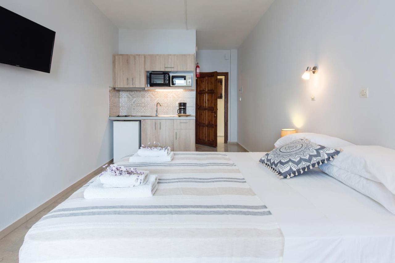 Mediterranean View Hotel Барбати Екстериор снимка