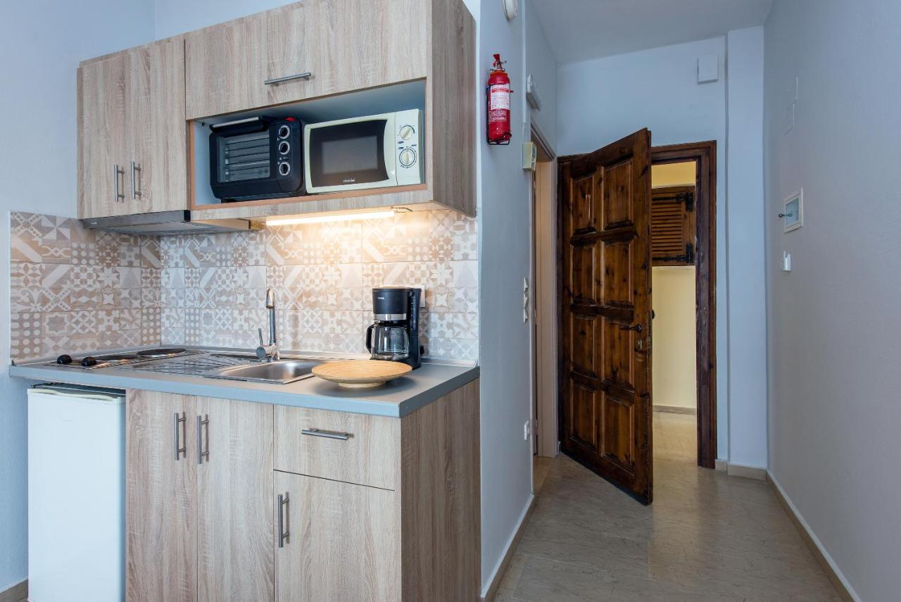 Mediterranean View Hotel Барбати Екстериор снимка
